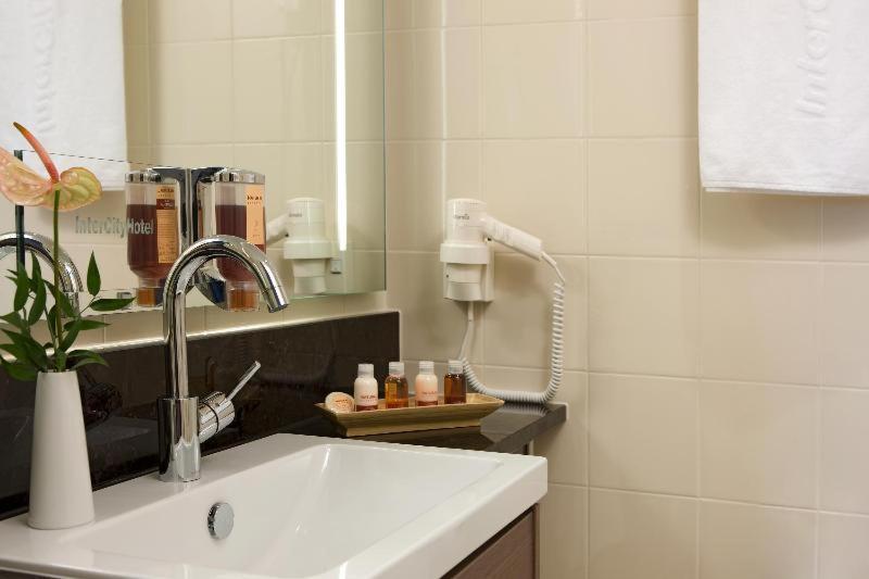 Intercityhotel Есен Стая снимка